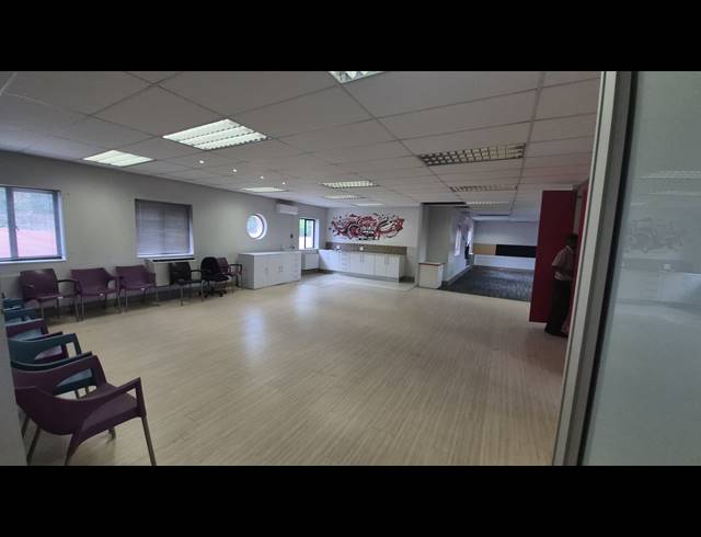 197M² OFFICE TO LET IN BEDFORDVIEW